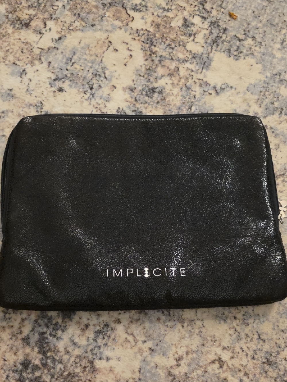 IMPLICITE Black Shiny Tablet Pouch